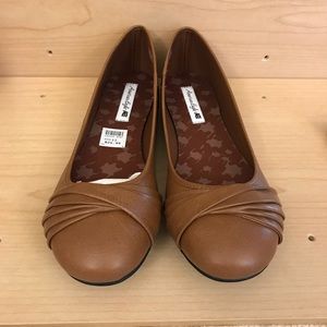 Bayley Cognac flats